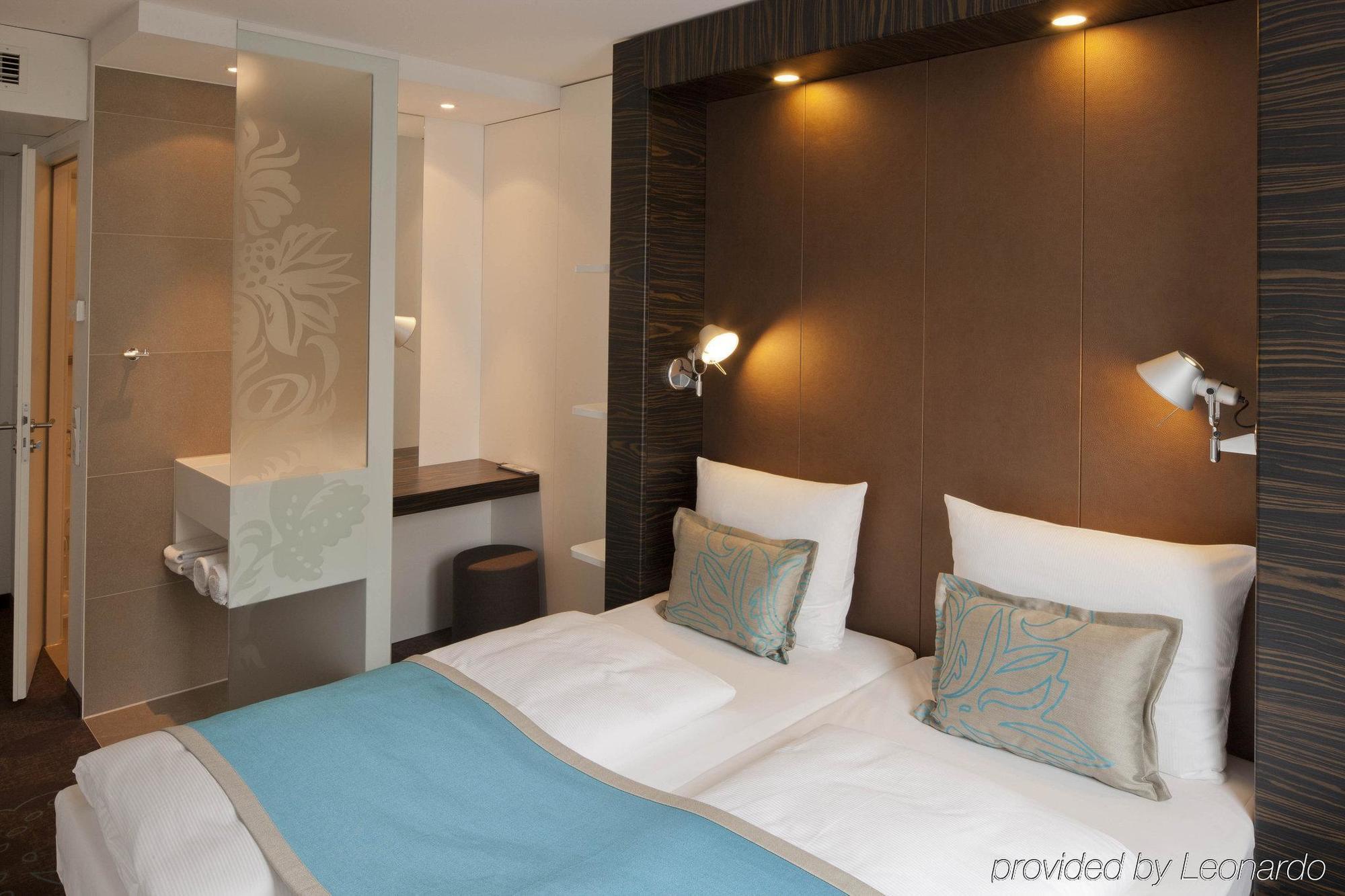 Motel One Nuernberg-Plaerrer Bagian luar foto