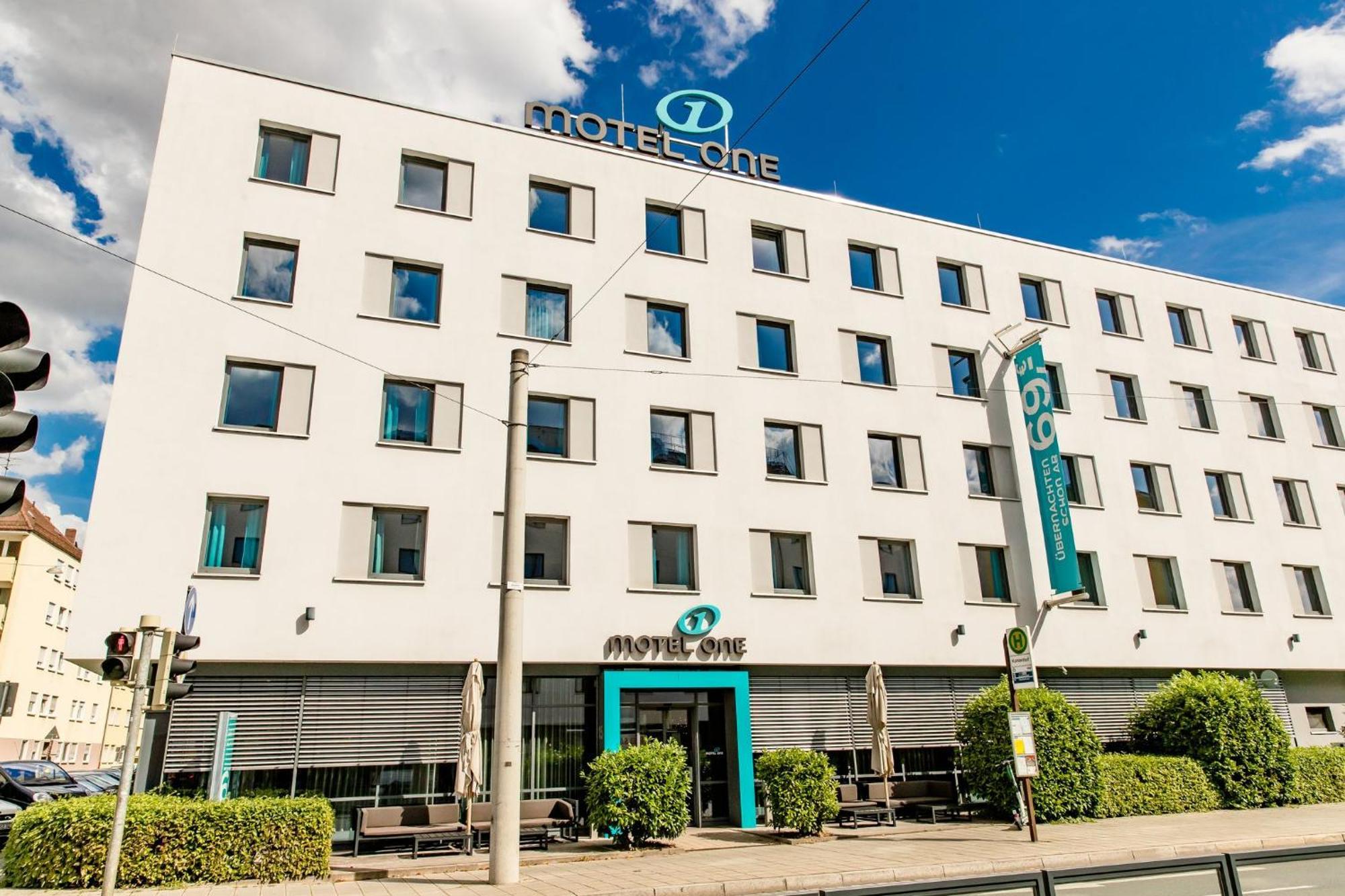 Motel One Nuernberg-Plaerrer Bagian luar foto