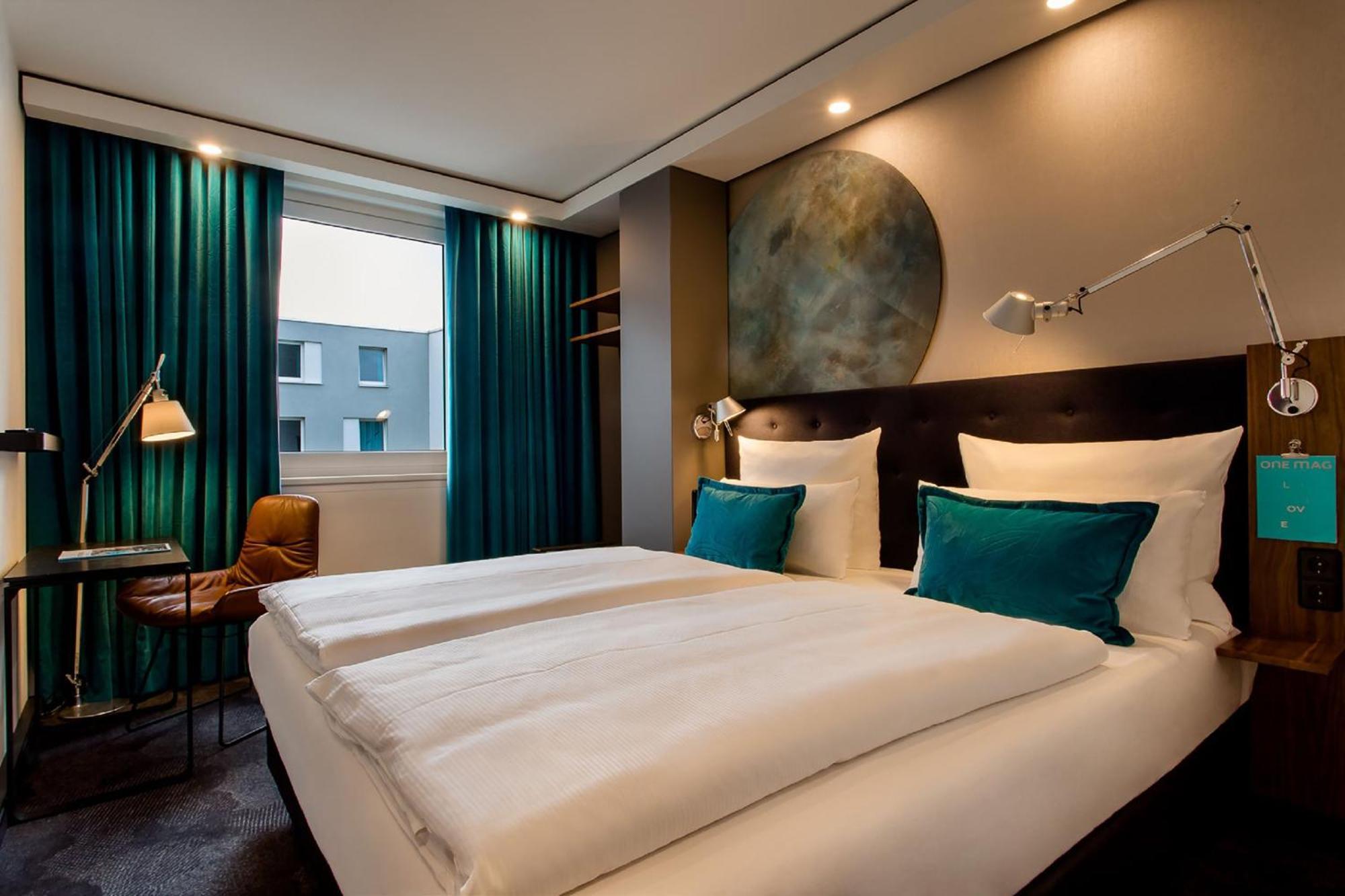 Motel One Nuernberg-Plaerrer Bagian luar foto