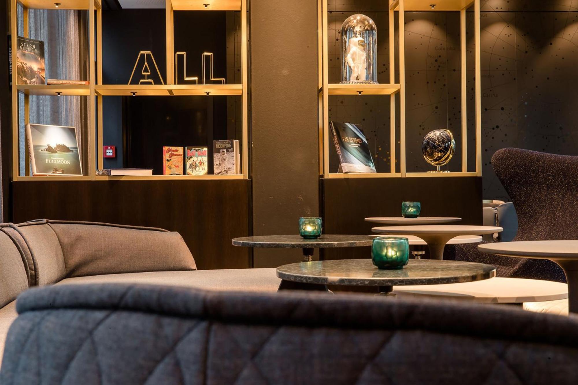 Motel One Nuernberg-Plaerrer Bagian luar foto